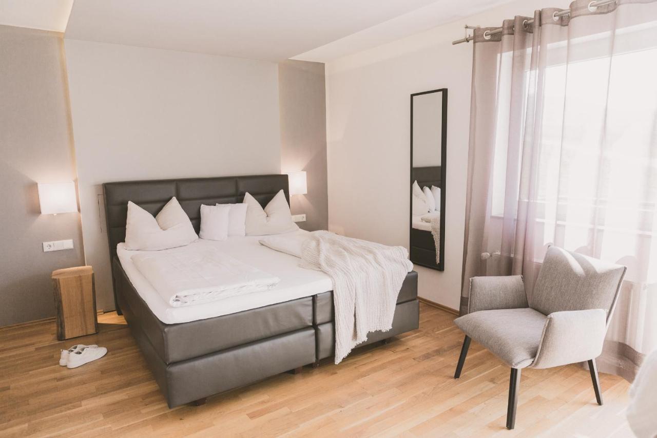 Weingut Gehlen-Cornelius Hotel เบราเนอแบร์ก ภายนอก รูปภาพ